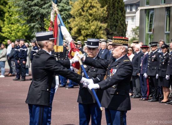 Céremonie de remise des drapeaux à la caserne GUILLAUDOT à Rennes