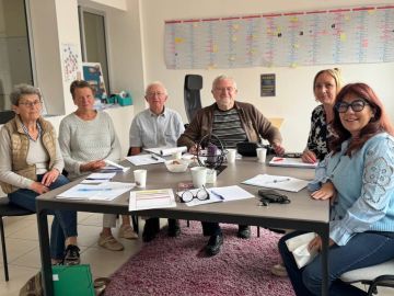 [CE WEEK END EN CIRCONSCRIPTION📍] 

Entretien avec la commission CFDT du Pays de Vitré pour échanger sur l’âgisme, le bien vieillir et le passage à la...