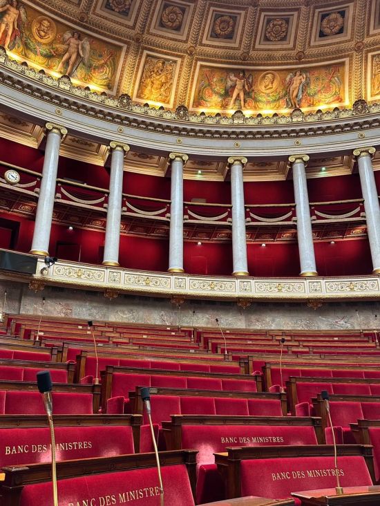 Christine LE NABOUR de retour dans l'h&eacute;micycle de l'Assembl&eacute;e nationale pour l'ouverture effective de la session ordinaire 2025-26.